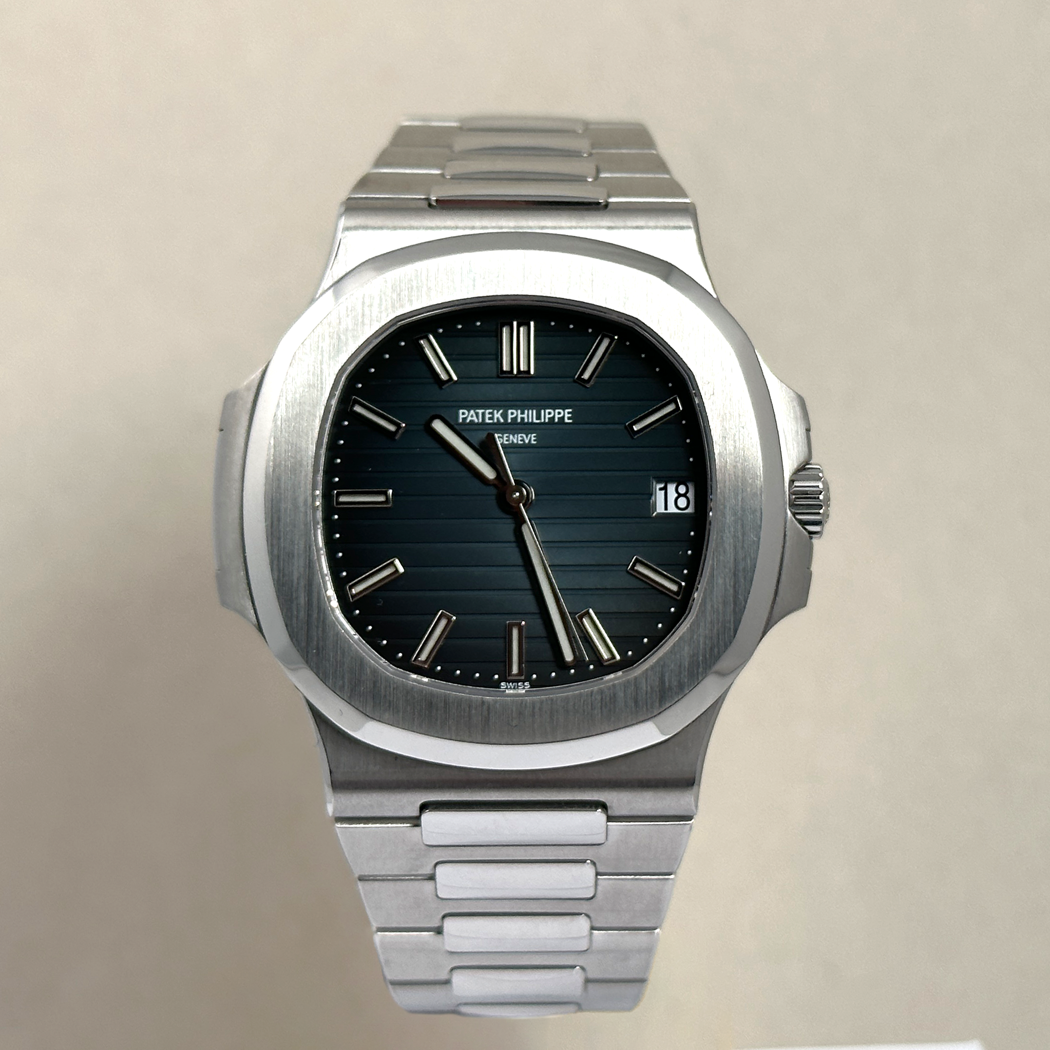Patek Philippe Nautilus Stainless Steel 5711/1A-001 Led Dial